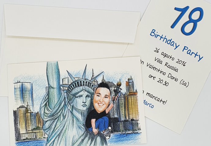 Invito cartolina compleanno con disegno caricatura fedele ragazzo sulla statua della liberta'