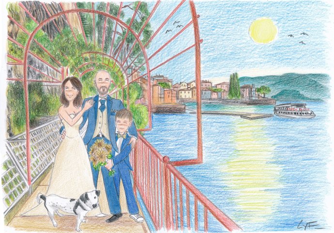 Disegno in stile Loch di sposi teneramente abbracciati insieme al figlioletto e all'amico a 4 zampe. La famiglia si trova sulla passerella con gli archi rossi di Varenna.